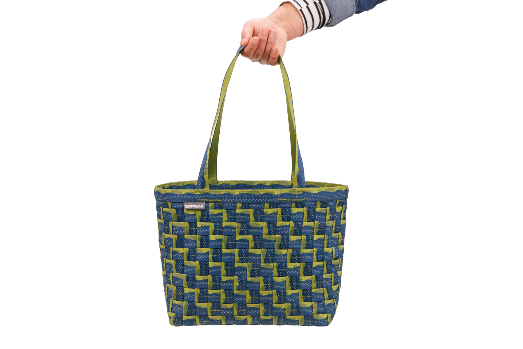 CompressedPNG-3689_Tote-Bag_Green-Hills_Holding-Handles_STUDIO.png